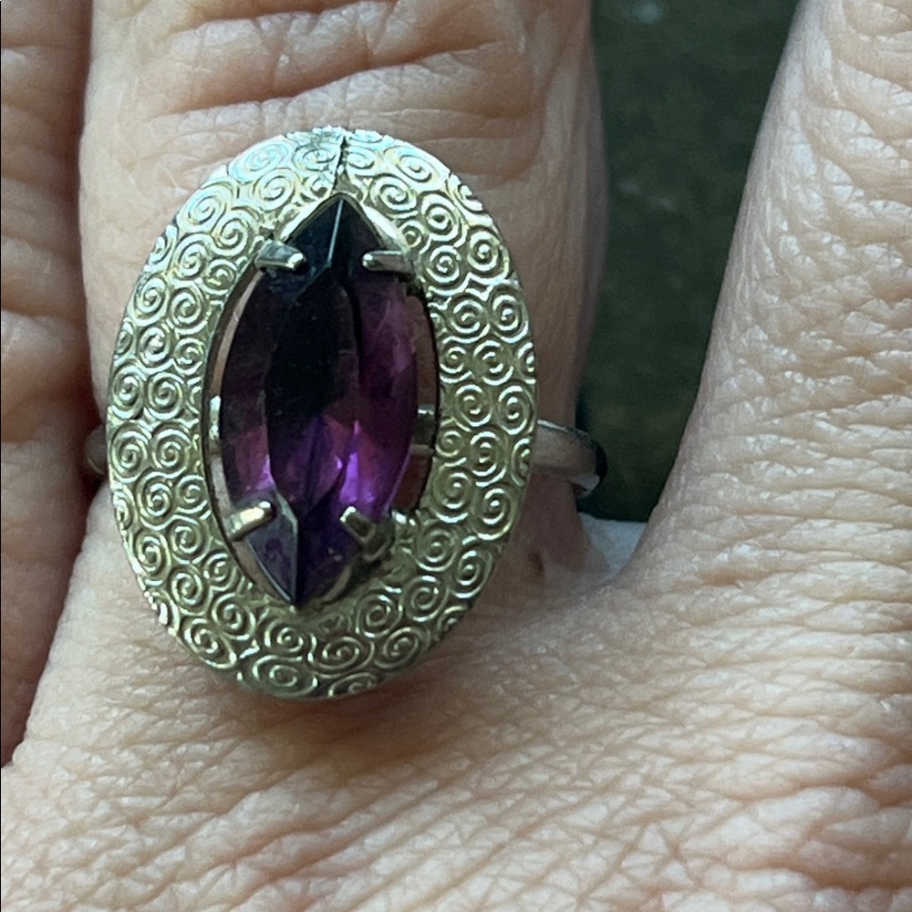 Costume jewelry vintage ring